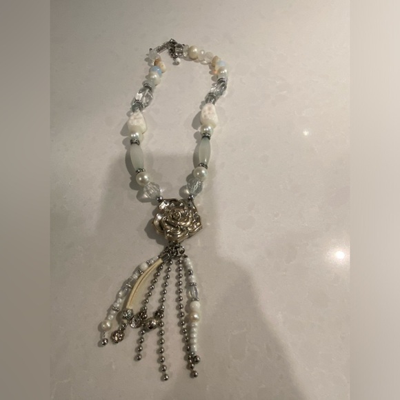 Crisca Silver Tone Rose Faux Pearls And Opals White Beads Necklace - Picture 5 of 9